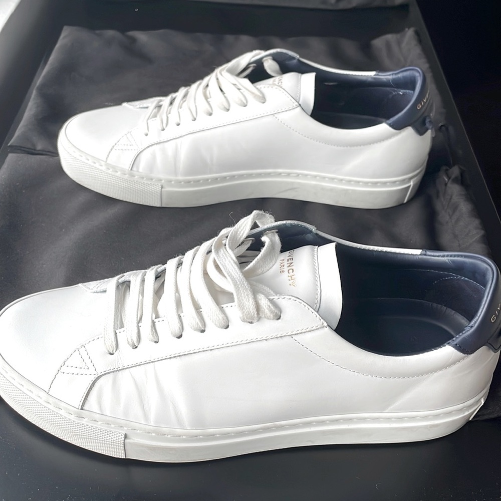 Givenchy
Urban Street Low-Top Sneakers